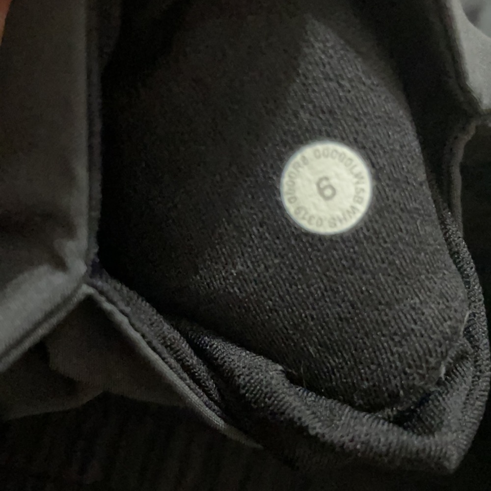 Lululemon - Picture 4 of 4